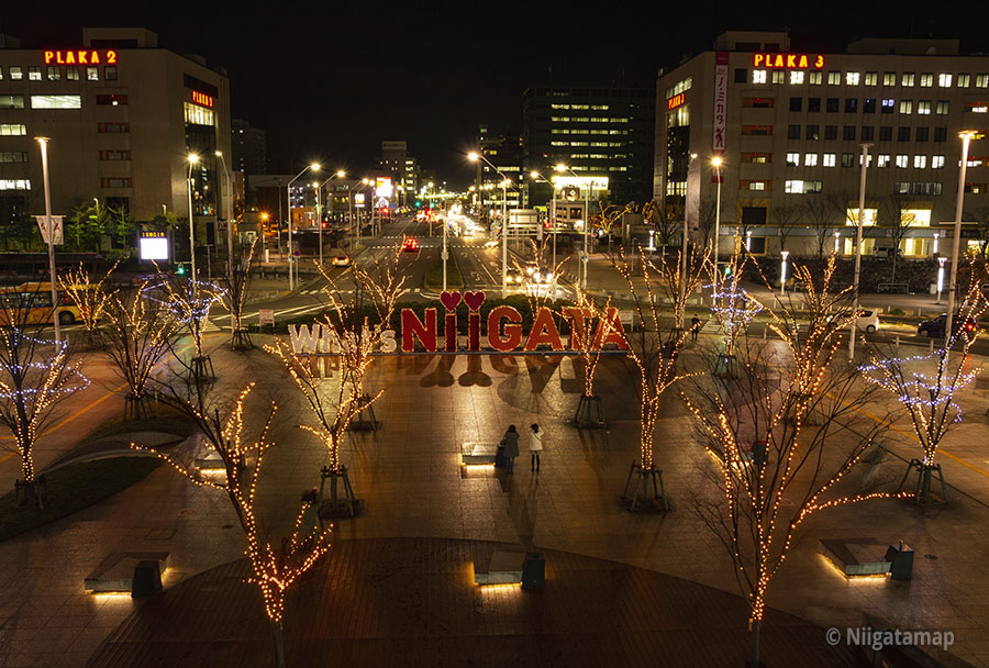 2015年に新潟南口にあったwhats Niigataモニュメント